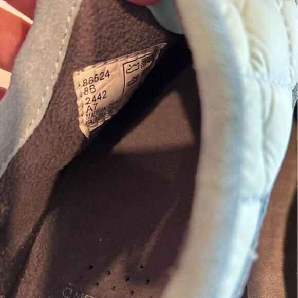 Lands END woman’s zipper sneakers. Mint green. Thick sole. Size 8. Leather/quilt - Picture 6 of 10